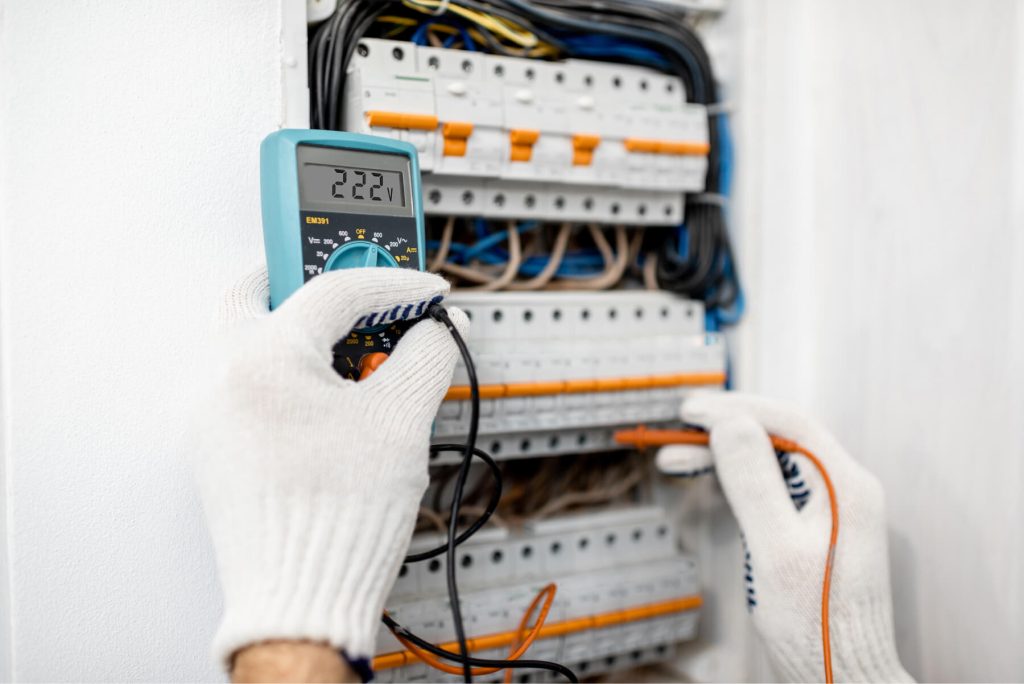 residential electrician image